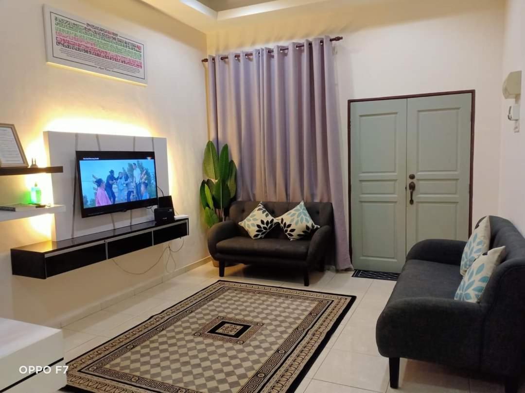 Melissa Homestay Merlimau Esterno foto